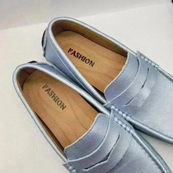 NWOB Loafers Flat Ones Shoes for Men Size 43 Metalic Light Blue Flexible - Picture 8 of 9